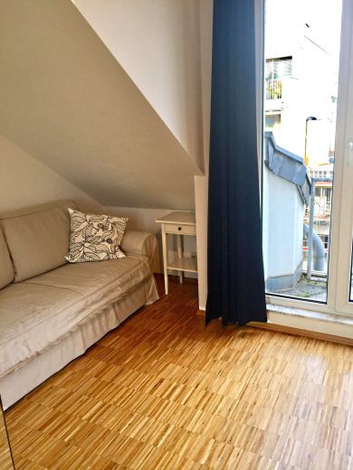 Penthouse-Loft-Wohnung &uuml;ber zwei Ebenen in Toplage von Oberkassel