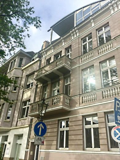 Penthouse-Loft-Wohnung &uuml;ber zwei Ebenen in Toplage von Oberkassel