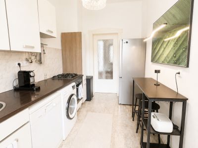 Voll m&ouml;blierte 3-Zimmer-Altbauwohnung auf Zeit in Frankfurt-Bockenheim | 83 m&sup2; | 2.090 &euro; Pauschalmiete inkl. Strom, Heizung, WLAN & Rundfunkbeitrag | ab 6 Monaten | B&uuml;rozimmer als 2. Schlafzimmer nutzbar | ideal f&uuml;r Pendler, Projektmitarbeiter & Paare