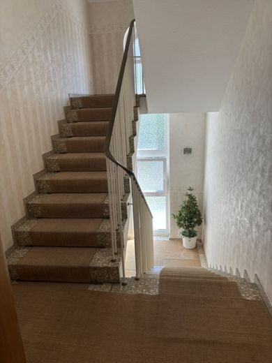 Repr&auml;sentative Etagenwohnung  mit Balkon, Garage und Stellplatz - Landgericht/Klinikum/R&Uuml;-Stern!
