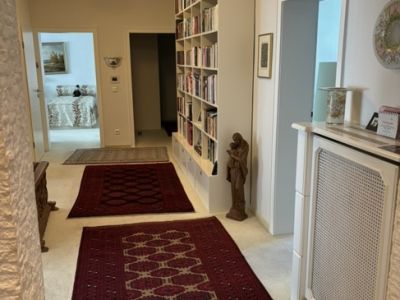 Repr&auml;sentative Etagenwohnung  mit Balkon, Garage und Stellplatz - Landgericht/Klinikum/R&Uuml;-Stern!