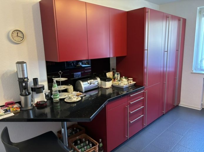 Repr&auml;sentative Etagenwohnung  mit Balkon, Garage und Stellplatz - Landgericht/Klinikum/R&Uuml;-Stern!