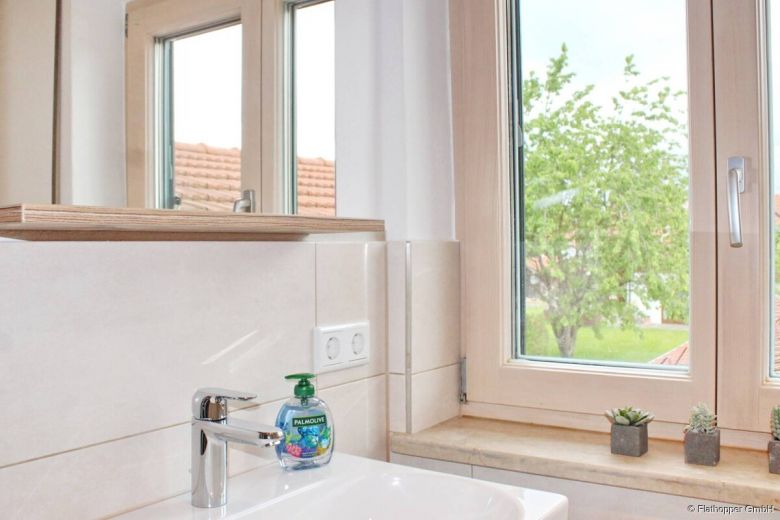 M&ouml;blierte 2-Zimmer Wohnung in &Uuml;bersee