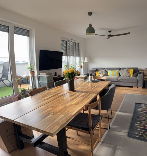 Gro&szlig;z&uuml;gige m&ouml;blierte 4-Zimmer-Wohnung mit Dachterrasse & Tiefgarage