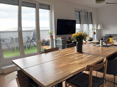 Gro&szlig;z&uuml;gige m&ouml;blierte 4-Zimmer-Wohnung mit Dachterrasse & Tiefgarage
