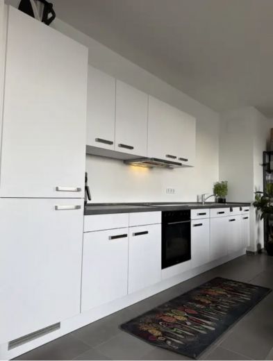 Gro&szlig;z&uuml;gige m&ouml;blierte 4-Zimmer-Wohnung mit Dachterrasse & Tiefgarage