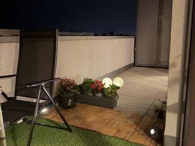 Gro&szlig;z&uuml;gige m&ouml;blierte 4-Zimmer-Wohnung mit Dachterrasse & Tiefgarage