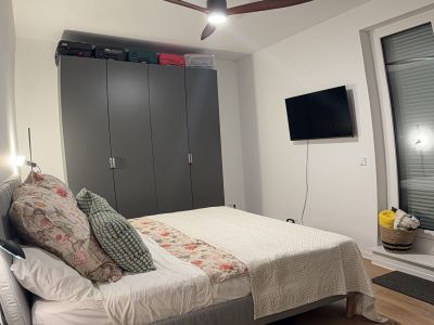 Gro&szlig;z&uuml;gige m&ouml;blierte 4-Zimmer-Wohnung mit Dachterrasse & Tiefgarage