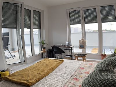 Gro&szlig;z&uuml;gige m&ouml;blierte 4-Zimmer-Wohnung mit Dachterrasse & Tiefgarage