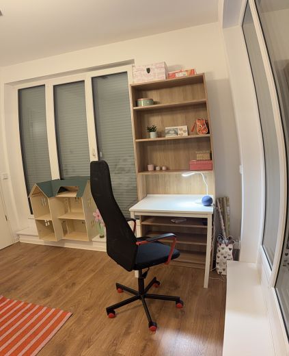 Gro&szlig;z&uuml;gige m&ouml;blierte 4-Zimmer-Wohnung mit Dachterrasse & Tiefgarage
