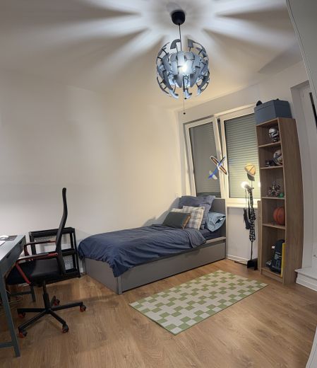 Gro&szlig;z&uuml;gige m&ouml;blierte 4-Zimmer-Wohnung mit Dachterrasse & Tiefgarage