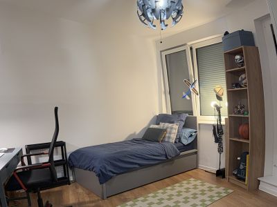 Gro&szlig;z&uuml;gige m&ouml;blierte 4-Zimmer-Wohnung mit Dachterrasse & Tiefgarage