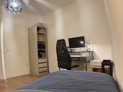 Gro&szlig;z&uuml;gige m&ouml;blierte 4-Zimmer-Wohnung mit Dachterrasse & Tiefgarage