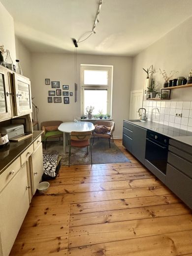 Gro&szlig;e 2-Zi-Altbauwohnung, m&ouml;bliert, 1 Jahr in Neuk&ouml;lln