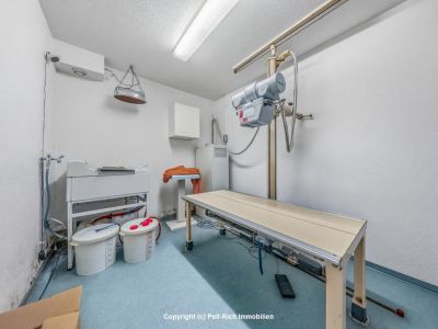 PRAXISVIELFALT: Vielseitig nutzbare Praxisfl&auml;che mit Behandlungs-, OP- und R&ouml;ntgenbereich