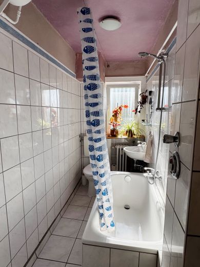 Zweizimmer-Wohnung 60m&sup2; / renoviert, ruhig & hell / 1. 9.- 20.11.2026
