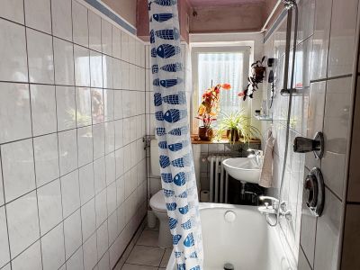 Zweizimmer-Wohnung 60m&sup2; / renoviert, ruhig & hell / 1. 9.- 20.11.2026