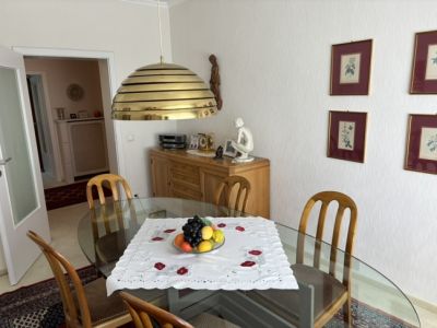 Repr&auml;sentative Etagenwohnung  mit Balkon, Garage und Stellplatz - Landgericht/Klinikum/R&Uuml;-Stern!