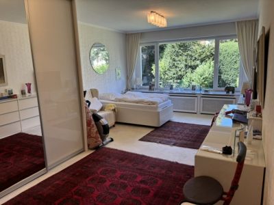 Repr&auml;sentative Etagenwohnung  mit Balkon, Garage und Stellplatz - Landgericht/Klinikum/R&Uuml;-Stern!