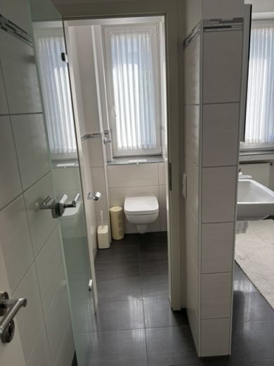 Repr&auml;sentative Etagenwohnung  mit Balkon, Garage und Stellplatz - Landgericht/Klinikum/R&Uuml;-Stern!