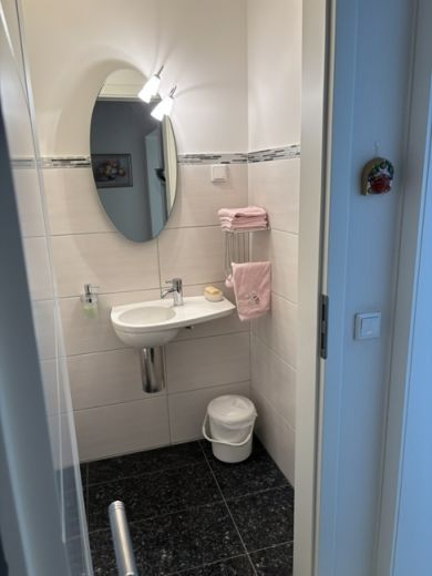 Repr&auml;sentative Etagenwohnung  mit Balkon, Garage und Stellplatz - Landgericht/Klinikum/R&Uuml;-Stern!