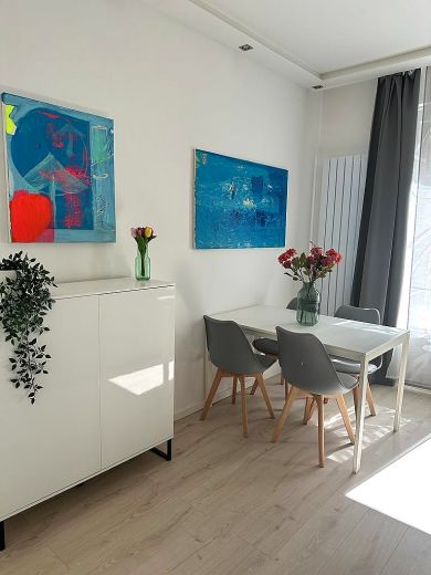 F&uuml;rstenwall: komplett sanierte 2-Zimmer-Wohnung
