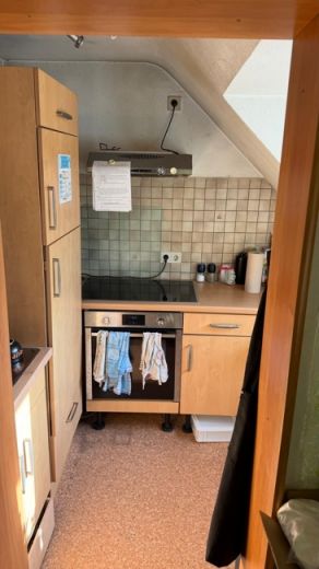 Gro&szlig;z&uuml;giges Apartment mit abgetrennter K&uuml;che  in Essen-Frohnhausen zum 01.09.25!