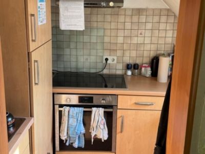 Gro&szlig;z&uuml;giges Apartment mit abgetrennter K&uuml;che  in Essen-Frohnhausen zum 01.09.25!