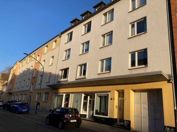 Gro&szlig;z&uuml;giges Apartment mit abgetrennter K&uuml;che  in Essen-Frohnhausen zum 01.09.25!