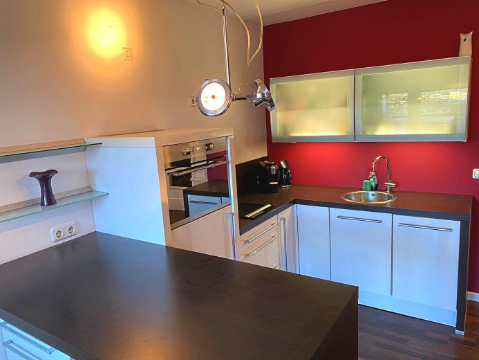 Schicke 2-Zimmer Wohnung mit Balkon in Pempelfort