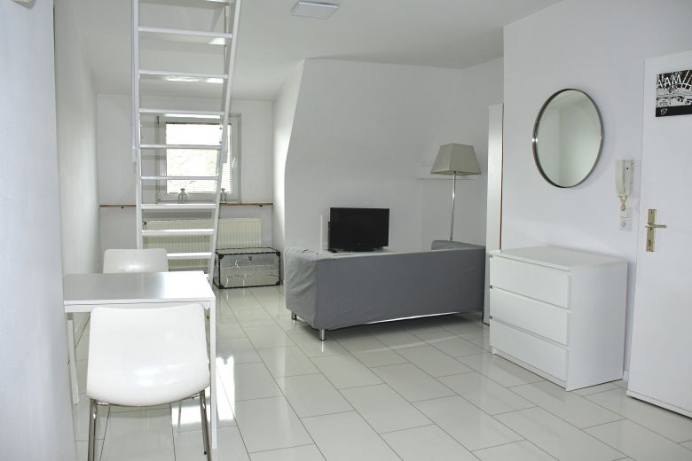 Pempelfort: 2 Zimmer-Maisonette-Apartment