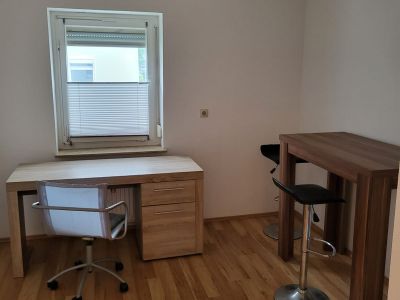 Geschmackvolle voll m&ouml;blierte 2-Raum-EG-Wohnung mit Balkon und EBK in Heilbronn