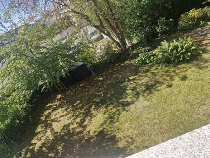 Ab sofort! Sch&ouml;ne  3,5 Zimmerwohnung mit Balkon und Gartenmitnutzung!