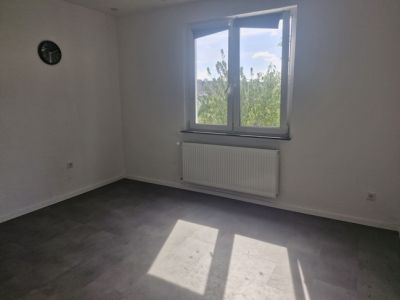 Ab sofort! Sch&ouml;ne  3,5 Zimmerwohnung mit Balkon und Gartenmitnutzung!