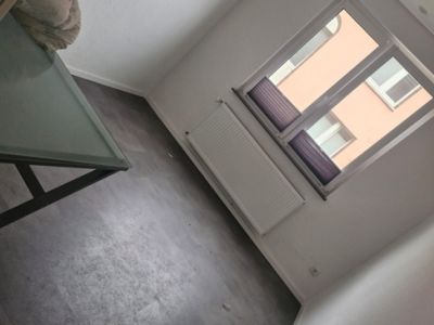 Ab sofort! Sch&ouml;ne  3,5 Zimmerwohnung mit Balkon und Gartenmitnutzung!