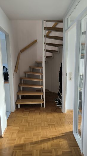 Helle 2,5 Zi. Dachwohnung in Gerresheim