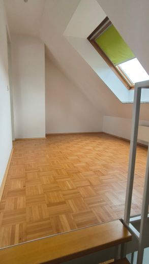Helle 2,5 Zi. Dachwohnung in Gerresheim