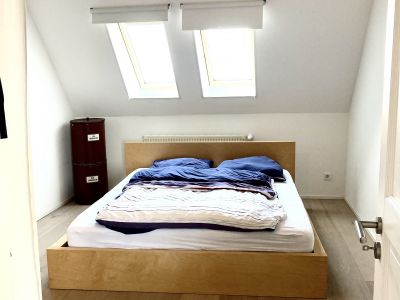 Sehr zentral - Helle m&ouml;blierte 3-Zi-Whg. 97qm im Dachgeschoss in F'hain