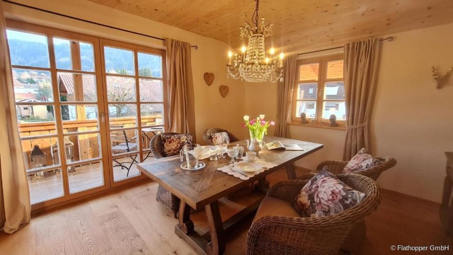 M&ouml;blierte 3,5-Zimmer-Wohnung mit Balkon in Bernau am Chiemsee