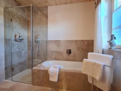 M&ouml;blierte 3,5-Zimmer-Wohnung mit Balkon in Bernau am Chiemsee