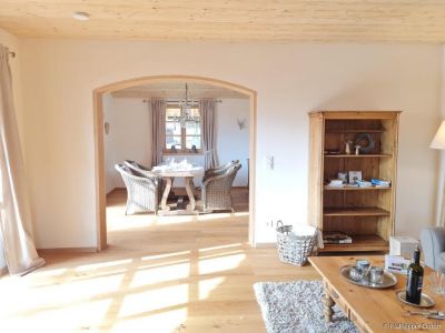 M&ouml;blierte 3,5-Zimmer-Wohnung mit Balkon in Bernau am Chiemsee