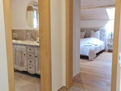 M&ouml;blierte 3,5-Zimmer-Wohnung mit Balkon in Bernau am Chiemsee