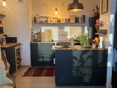 24.9.26 - 28.2.27 // m&ouml;bliert 2-Zimmer-Wohnung N&auml;he hermannstra&szlig;e, 11. Stock mit tollem Blick aufs Tempelhofer Feld