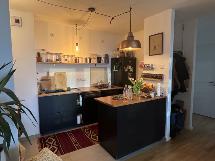 24.9.26 - 28.2.27 // m&ouml;bliert 2-Zimmer-Wohnung N&auml;he hermannstra&szlig;e, 11. Stock mit tollem Blick aufs Tempelhofer Feld