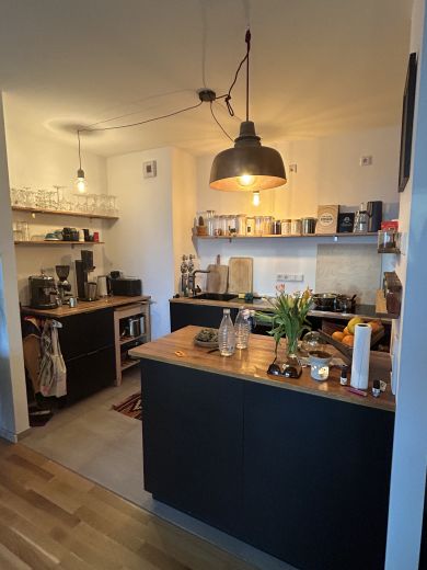 24.9.26 - 28.2.27 // m&ouml;bliert 2-Zimmer-Wohnung N&auml;he hermannstra&szlig;e, 11. Stock mit tollem Blick aufs Tempelhofer Feld