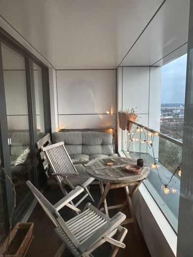 24.9.26 - 28.2.27 // m&ouml;bliert 2-Zimmer-Wohnung N&auml;he hermannstra&szlig;e, 11. Stock mit tollem Blick aufs Tempelhofer Feld