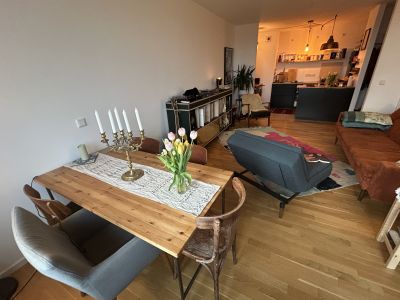24.9.26 - 28.2.27 // m&ouml;bliert 2-Zimmer-Wohnung N&auml;he hermannstra&szlig;e, 11. Stock mit tollem Blick aufs Tempelhofer Feld