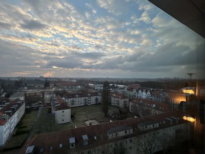 24.9.26 - 28.2.27 // m&ouml;bliert 2-Zimmer-Wohnung N&auml;he hermannstra&szlig;e, 11. Stock mit tollem Blick aufs Tempelhofer Feld
