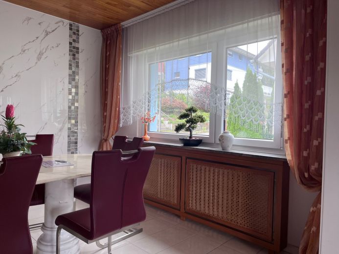 Hochwertige vollm&ouml;blierte 3-Zimmer-Wohnung in Traumlage