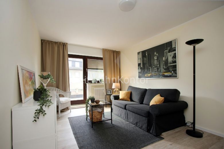 Ankommen & wohlf&uuml;hlen: Neu m&ouml;blierte 3-Zimmer-Wohnung mit Balkon, Stellplatz und Glasfaserinternet